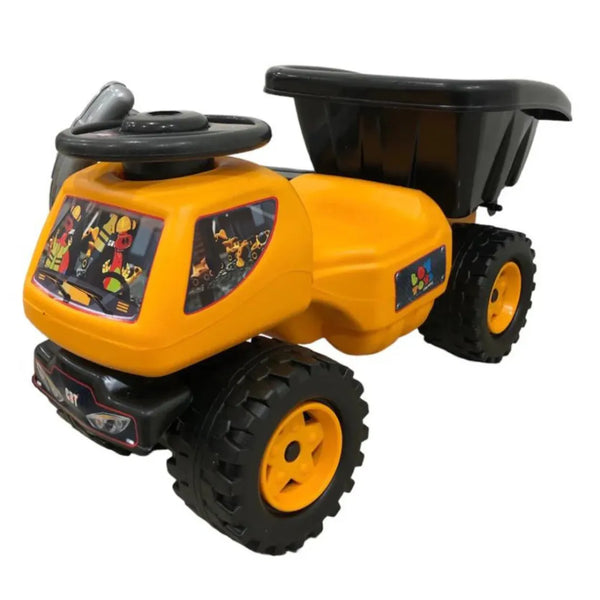 Vamos a crecer y jugar con el CBT Gigante! Este maravilloso&nbsp;montable&nbsp;les brindará comodidad y habilidad&nbsp;motriz&nbsp;a los niños, permitiendo llevar sus juguetes en la parte de atrás mientras manejan. El volcó es inclinable para brindarle a los niños mayor facilidad. Cuenta con una cabina amplia para mayor comodidad de la pequeño.