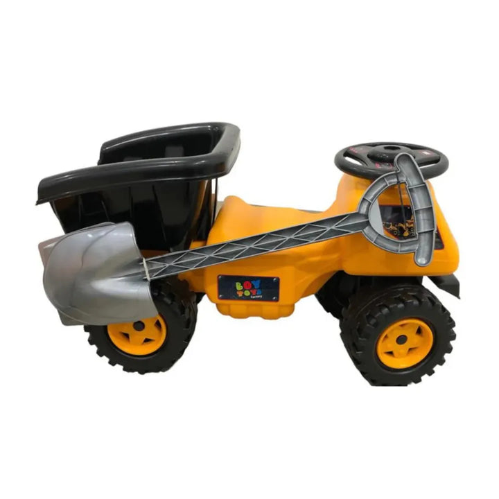 Vamos a crecer y jugar con el CBT Gigante! Este maravilloso&nbsp;montable&nbsp;les brindará comodidad y habilidad&nbsp;motriz&nbsp;a los niños, permitiendo llevar sus juguetes en la parte de atrás mientras manejan. El volcó es inclinable para brindarle a los niños mayor facilidad. Cuenta con una cabina amplia para mayor comodidad de la pequeño.