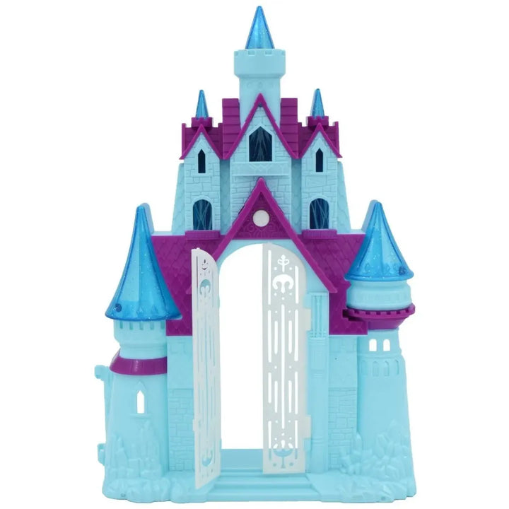 Con su diseño inspirado en palacios de invierno, torres celestes y detalles brillantes, este castillo se ilumina y suena al presionar un botón, creando un ambiente mágico que invita a soñar.