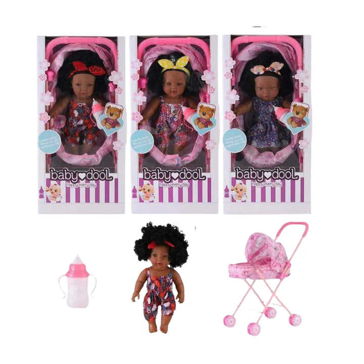 Un cochecito adorable con muñeca incluida que inspira ternura, juego y cariño desde el primer paseo.