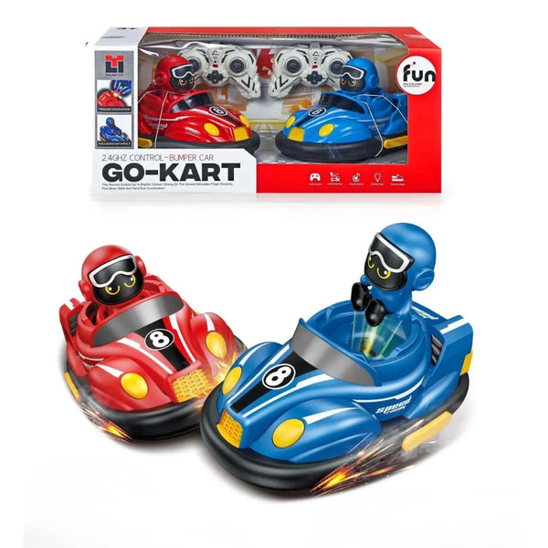 El Set de Go-Karts OL1669 lleva la diversión al máximo nivel.
Con dos autos de carreras a control remoto 2.4 GHz, los niños podrán competir entre sí, realizar giros, choques y hasta expulsar al piloto al impactar.