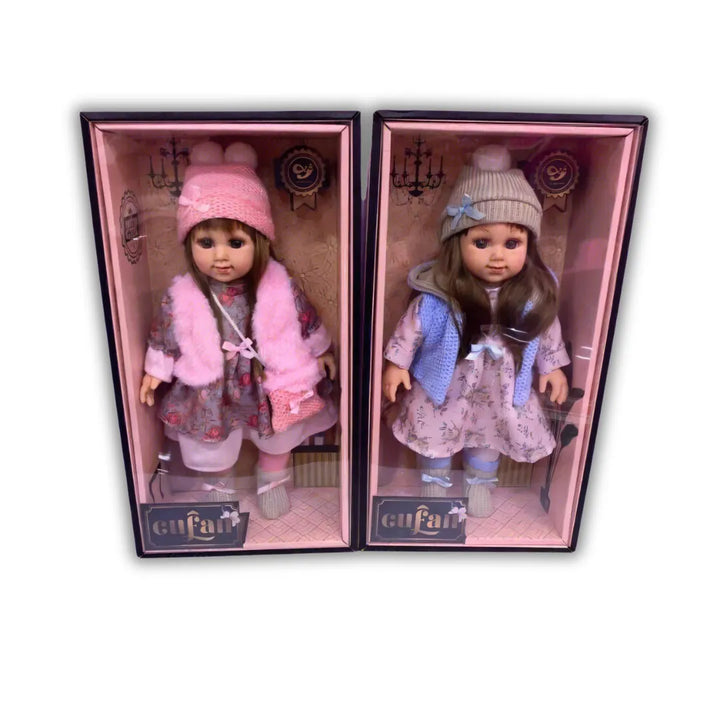 ¿Buscas un regalo dulce, elegante y lleno de encanto? La Muñeca Cufan Invierno combina ternura y estilo en una sola pieza. Con su gorrito tejido, chaleco suave y vestido floral, esta muñeca se roba todas las miradas y despierta la imaginación de las niñas.