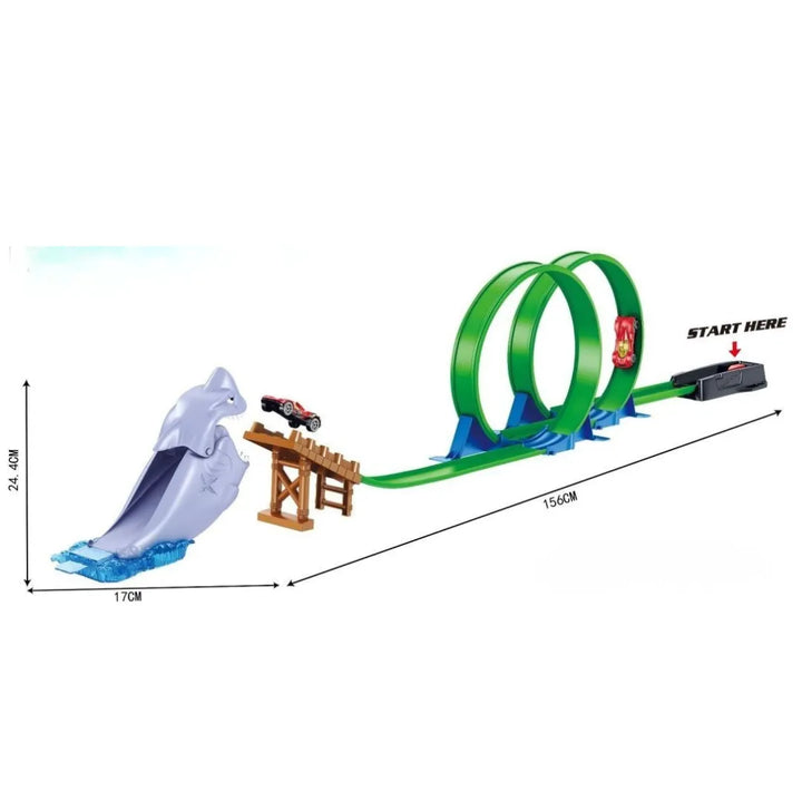 La Pista Tiburón OL1149 es pura adrenalina y velocidad.
Con su espectacular diseño 360° y doble loop, los niños disfrutarán viendo su auto dar vueltas imposibles antes de lanzarse directo hacia la rampa del tiburón.