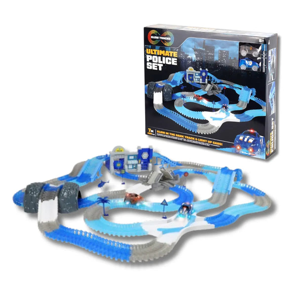 El Glow Tracks Ultimate Police Set es el regalo perfecto para niños amantes de la velocidad, los retos y las aventuras. Con 7 metros de pista flexible, puentes, túneles, montañas y una estación de policía, tu peque podrá crear recorridos infinitos y vivir persecuciones llenas de emoción.